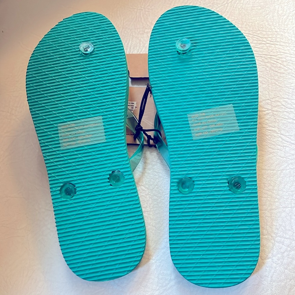 Tropical Palms Flip Flops! - Picture 2 of 2